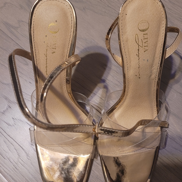 Shoes - Picture 4 of 6